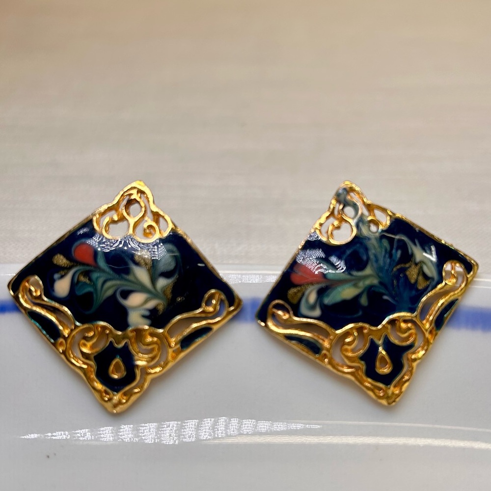 Vintage Swirly Enamel Square Filigree Earrings USA MADE Gold Tone Blue 1980s MCM